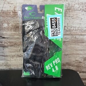 Cutters Rev Pro 4.0 Extreme Grip Black Football Receiver Gloves Adult Medium NEW
